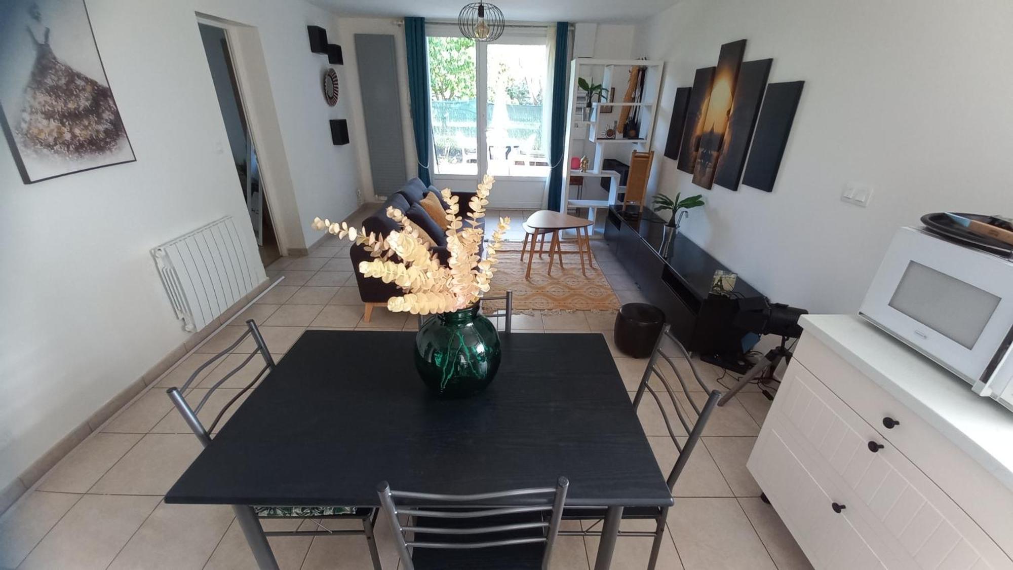Plaisir Des Pres - Appartement T3, Jardin, Parking Chaponost Bagian luar foto
